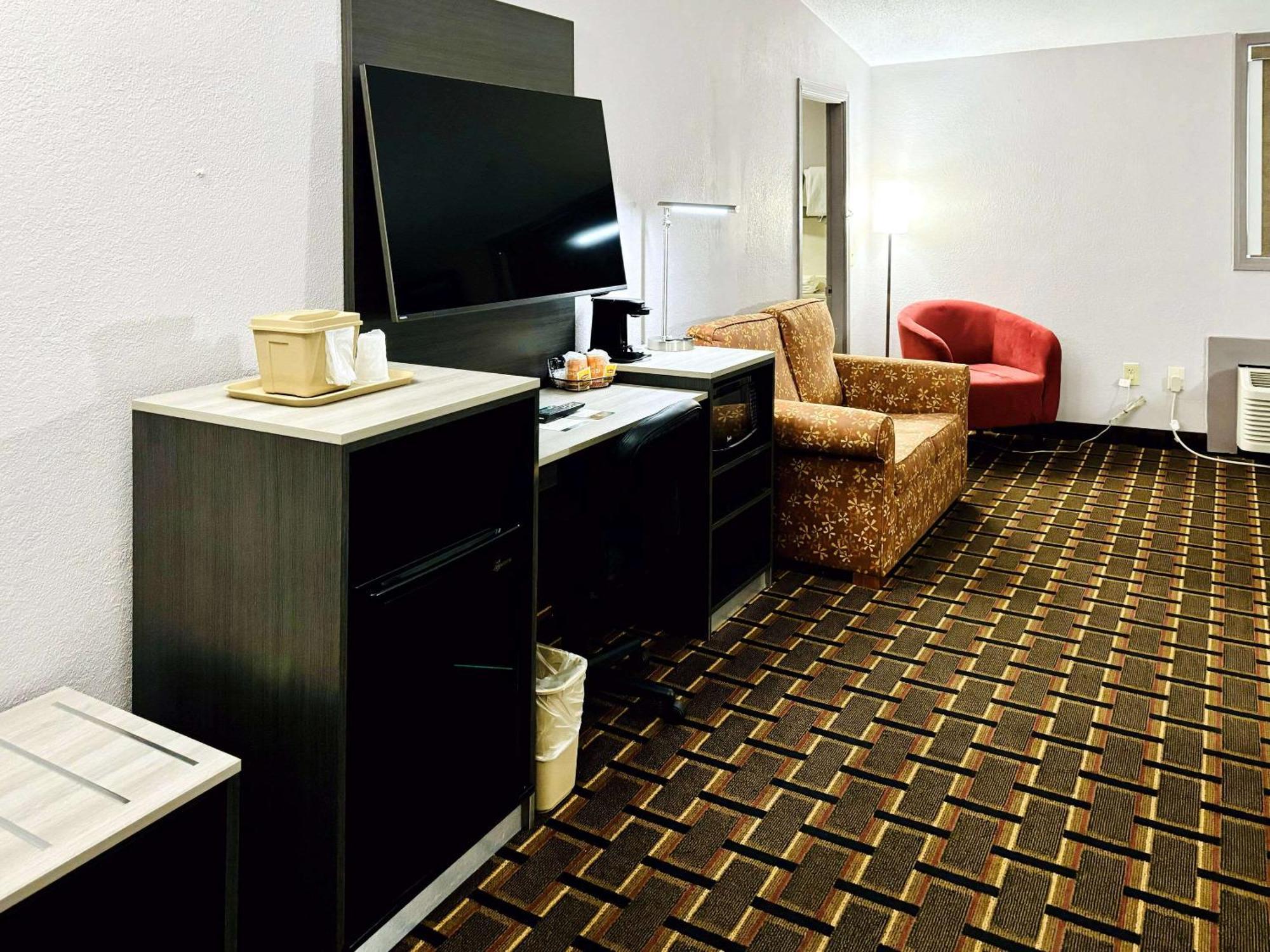 Quality Inn Raynham - Taunton Exterior foto